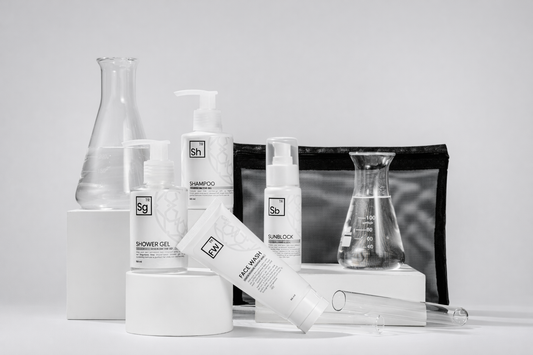 Fragrance-free Hajj and Umrah skincare kit in Pakistan with complete toiletries set