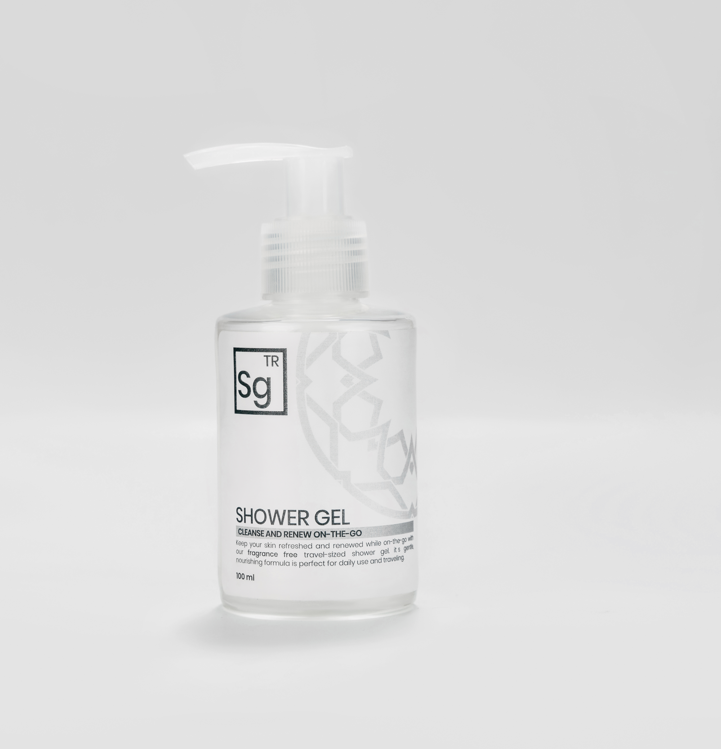 Gentle fragrance-free shower gel for Hajj skincare routine in Pakistan